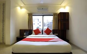 Collection O Satyan Inn